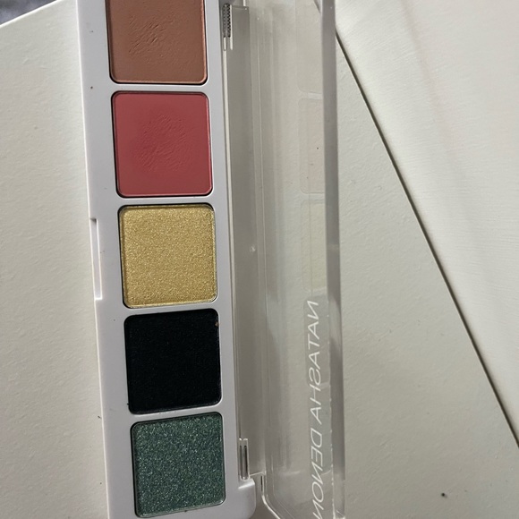 Natasha Denona Other - Natasha de Nona eye shadow palet new never use but come with out box